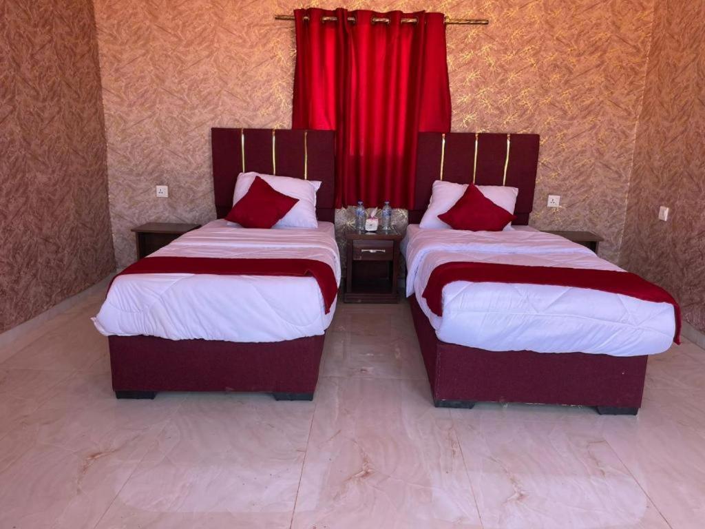 Star Walk Camp & Tours Hotel Wadi Rum Bagian luar foto